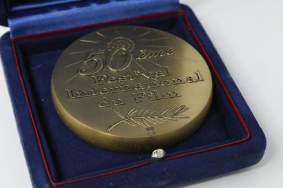 null MONNAIE DE PARIS

Médaille en bronze pour le 50ème festival international du...