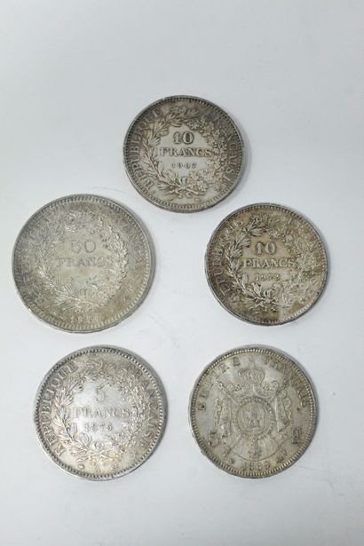 null Lot de pièces en argent comprenant : 

- 5 francs Hercule (1875 A)

- 5 francs...