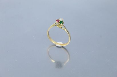 18k (750) yellow gold ring set with a diamond,...