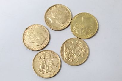 Lot of five gold sovereigns including: 

-...