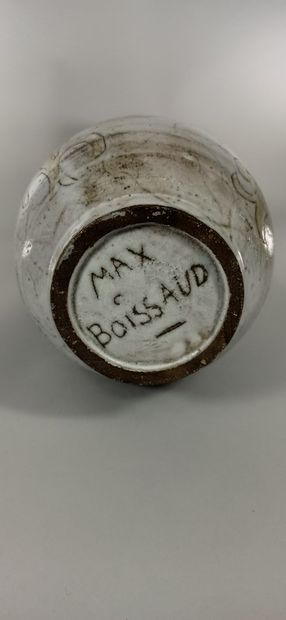 null BOISSAUD Max (XXe siècle)

Lot de deux pièces :

- Vase à décor géométrique.

-...