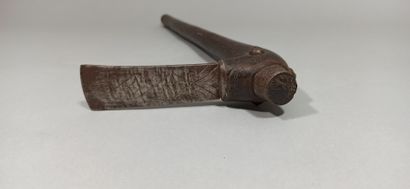 null Set of two FON scrolls, Benin

Wooden handle and finely carved blade.

Length...