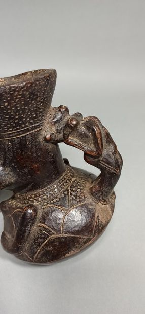 null Petit pot en terre cuite MANGBETU, République Démocratique du Congo, Circa 1950-1960,

Objet...