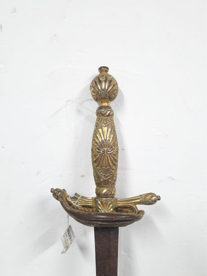 null Beautiful sword.

Gilt bronze mounting, pommel, spindle and bivalve shell with...