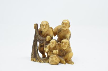 null JAPAN - 20th century

Ivory netsuke carved with a group of fishermen 

H. 5...