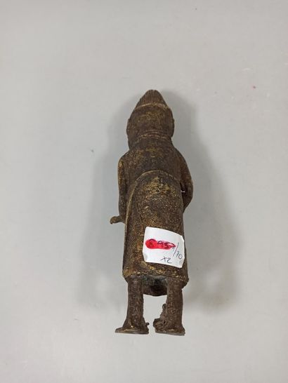 null Late Nigerian bronze statuette 

Height: 24 cm



Part of the lot /10