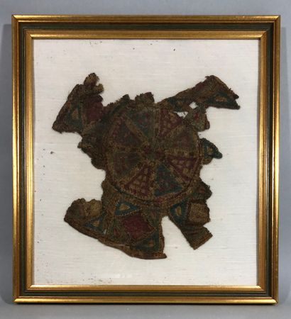 null EGYPTE COPTE, VI - VIIIe siècle ou plus tardif,

Fragment de tissu à décor central...
