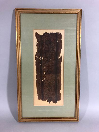 null EGYPTE, VI - VIIIe siècle,

Fragment de tissu Copte à décor de personnages dans...