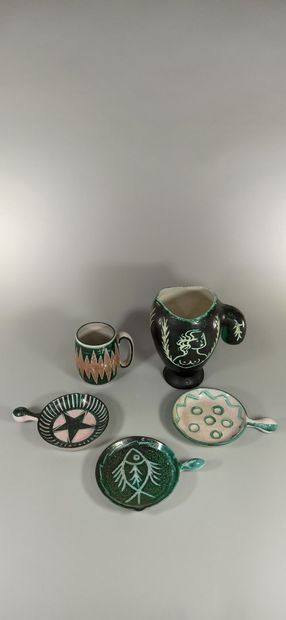 null VOLTZ Charles (20th century)

Lot of five pieces :

- Pitcher - Mug - Three...