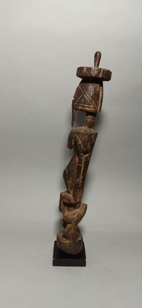 null DOGON statuette, Mali

Brown patina, crusty in places. Circa 1950.

Height :...