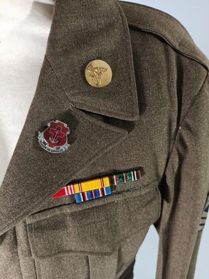 null Lot of two American Ike OD wool jackets : A first sergeant's jacket of the 8...