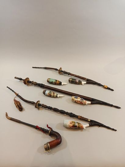 null Lot of 6 German pipes. 4 with porcelain stoves with lithographed motifs of hunting...