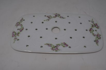 null Porcelain asparagus dish decorated with garlands of roses and golden foliage....