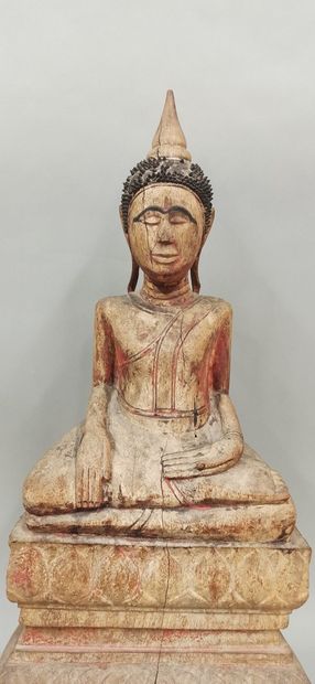 null BURMA - 20th century

Carved wooden Buddha with traces of polychromy, depicted...