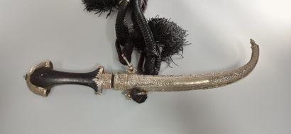 null MOROCCO, 20th century,

Dagger

Length: 41,5 cm