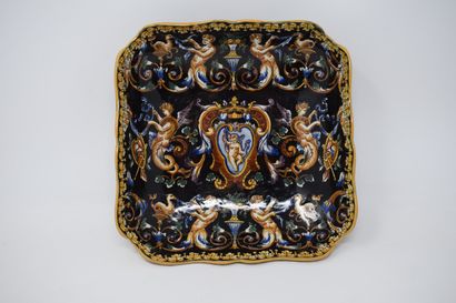 null GIEN

Square earthenware cup with "Renaissance" decoration on black background....