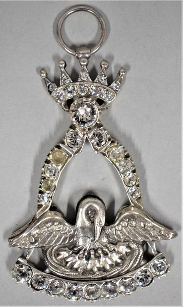 null Jewel of knight Rose Cross.

With articulated crown.

Silver and rhinestones...