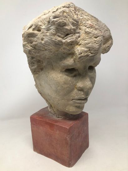 null STOERR Edmond (1903-1956)

Head of a woman in clay on a plaster base with pink...