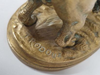  TRODOUX Henri Emile Adrien (XIX) 
Bulldog and rat 
Bronze with gilded patina, on...