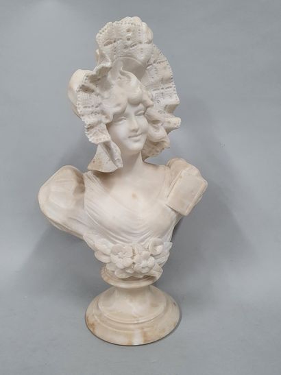 null LAPINI C (XIX-XX)

Young woman with hat, Firenze, 1901,

white marble bust on...