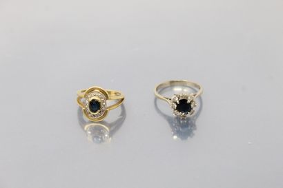 null Lot of two rings in 18k (750) yellow and 14k (585) white gold, each with an...