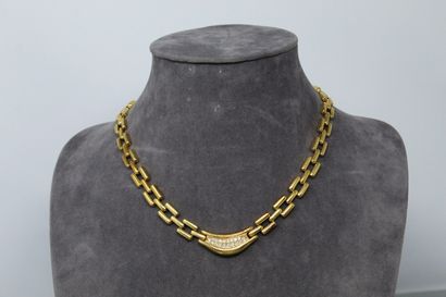 null 18k (750) yellow gold rectangular mesh necklace with diamonds. 

Necklace size...