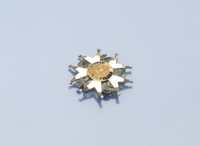 null Débris : épave de Légion d'honneur Premier Empire en or et argent. 

Poids brut...