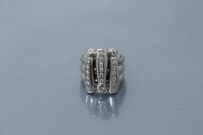 null 18k (750) white gold ring set with diamonds. 

Finger size : 55.5 - Gross weight...