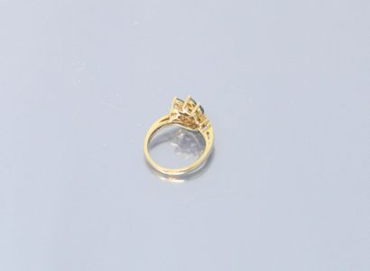null 18k (750) yellow gold ring set with navette sapphires and small diamonds. 

Finger...