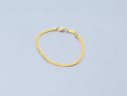 null 18k (750) yellow gold bracelet.

Eagle head hallmark. 

Wrist size : 18 cm....