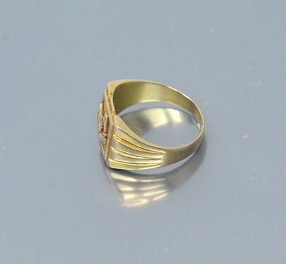 null 18k (750) yellow gold signet ring 

Finger size : 64. - Weight : 10,77 g.