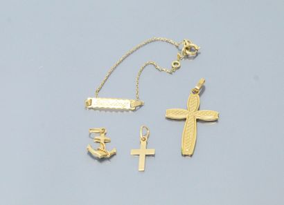 null 18k (750) yellow gold lot comprising three pendants and a bracelet. 

Weight...