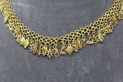 null Necklace in 9k yellow gold (375) with filigree pendants. 

Necklace size : 41.5...
