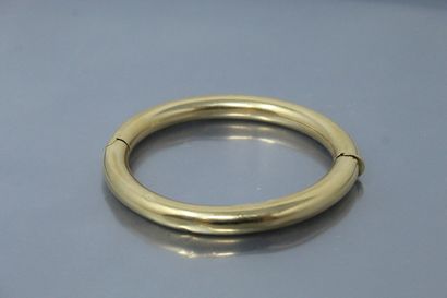null 18k (750) yellow gold bangle.

Gross weight: 25.96 g. 

(Pressings)