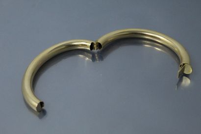 null 18k (750) yellow gold bangle.

Gross weight: 25.96 g. 

(Pressings)