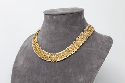 null Yellow gold filigree half-set comprising a 14k (585) necklace and an 18k (750)...