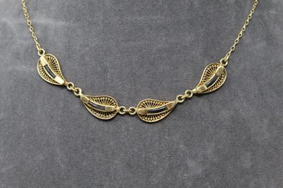 null 18k (750) yellow gold filigree half necklace. 

Length of neck: 40 cm. - Wrist...