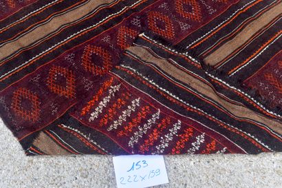 null Kilim Turkmen Afghan, vers 1970. 

Travail à l'aiguille, technique de la tapisserie,...