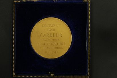 null Médaille en or 22k (916) "Université de France" Faculté de droit de Poitiers

Poids...