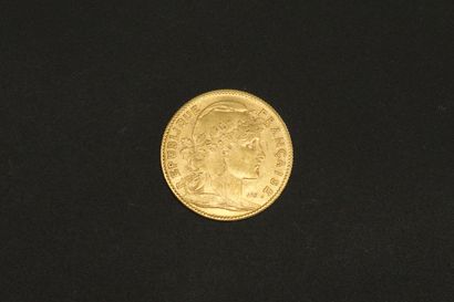 null Pièce en or jaune de 10 Francs au Coq (1907). 

Poids : 3,22 g.