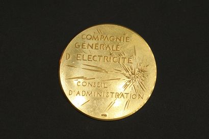null Médaille en or 24k (hippocampe) Compagnie Générale d'Electricité, d'ap. CORBIN...