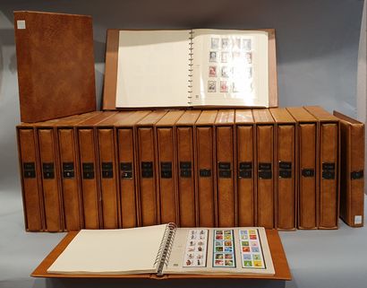 1 binder Collection de France in 19 volumes...