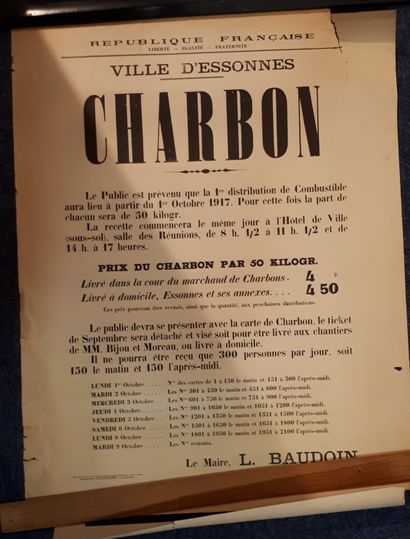 null Deux placards Première guerre mondiale :

- Villes d'Essonnes - CHARBON - [..]...