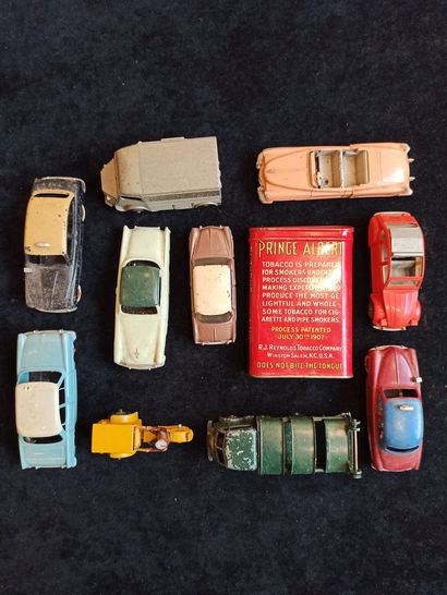 null CIJ - DT - SOLIDO : Set of 1/43 vehicles including STUDEBAKER - 2 CV - SIMCA...