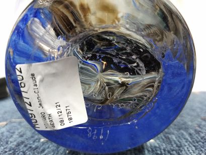 null 
NOVARO Jean-Claude (1943 - 2015)




"Flask" 1998




Double layer glass signed...
