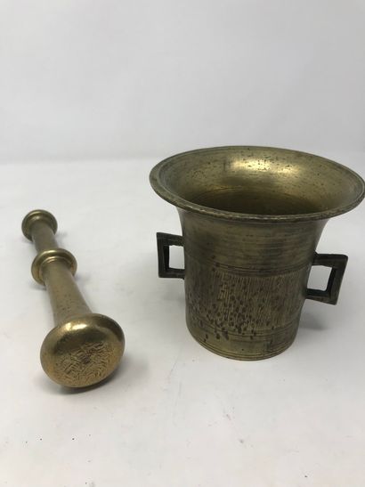null Mortar and pestle in bronze. 19th century.
