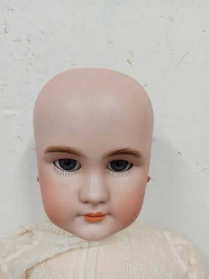null Doll, with bisque head, open mouth, blue sleeping eyes, marked " DEP ".

Size...