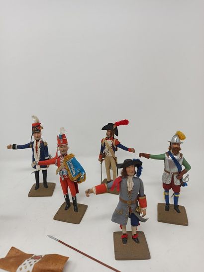 null Jacques BEAUFILS (50's) : Eight figurines of the history of France : Piquier...