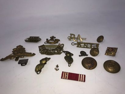 null Set of mostly British brass badges:

- Royal Regiment of Artillery " UBIQUE...