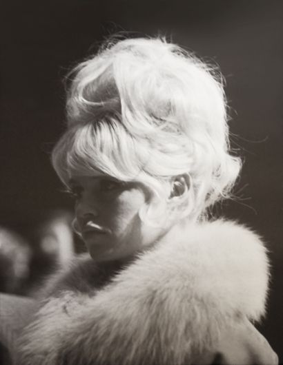 null ELWING Henri , (born 1925)

Portrait of Brigitte Bardot

Black and white photograph...